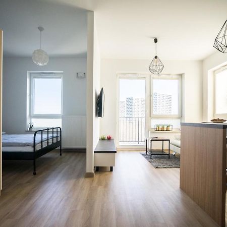 Bizapartments - Modern Flats With Parking Varşovia Exterior foto