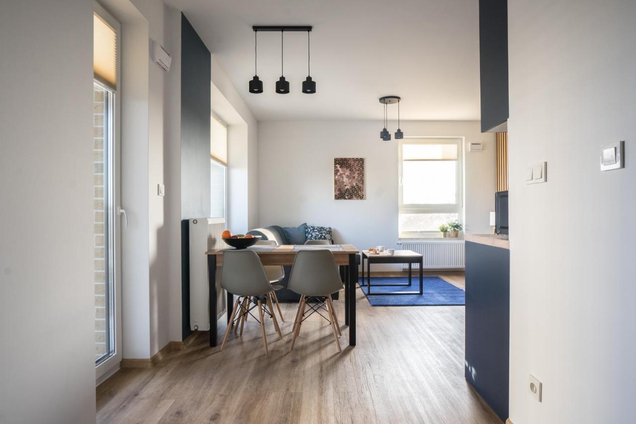 Bizapartments - Modern Flats With Parking Varşovia Exterior foto