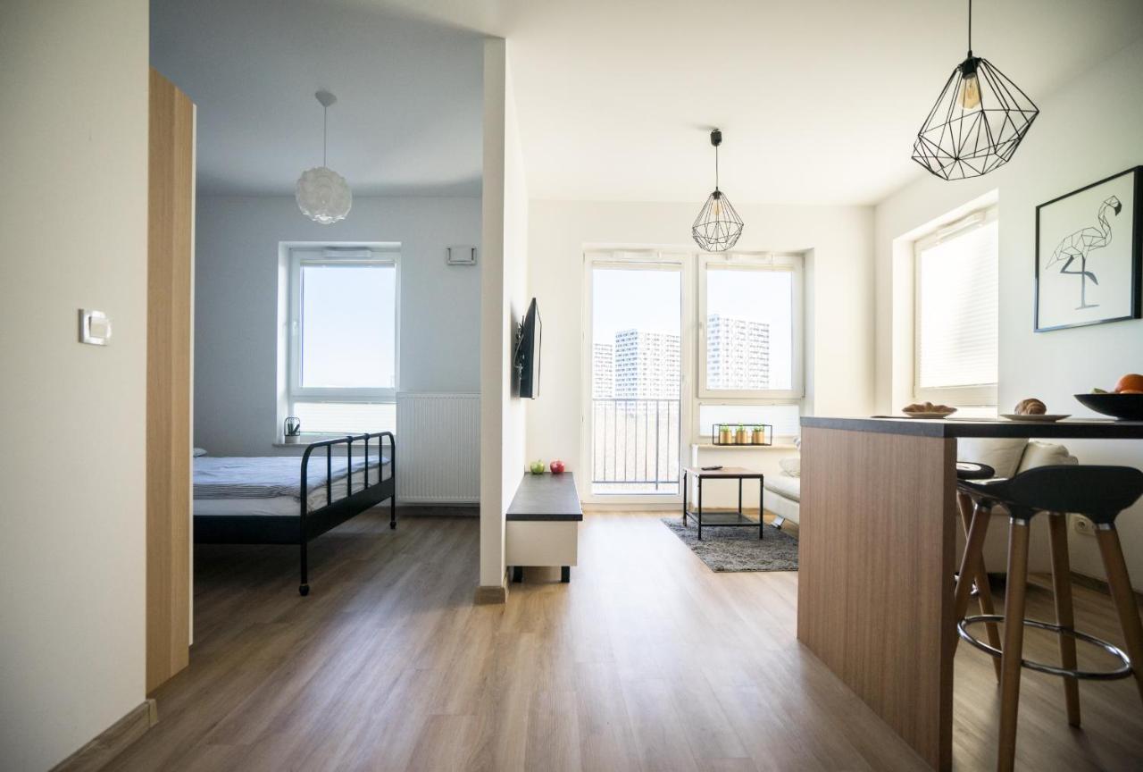 Bizapartments - Modern Flats With Parking Varşovia Exterior foto