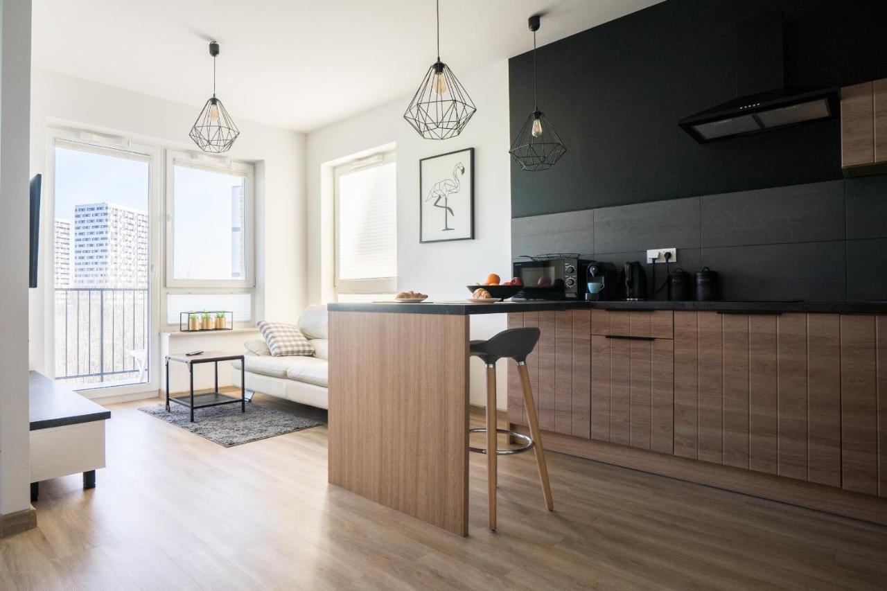 Bizapartments - Modern Flats With Parking Varşovia Exterior foto