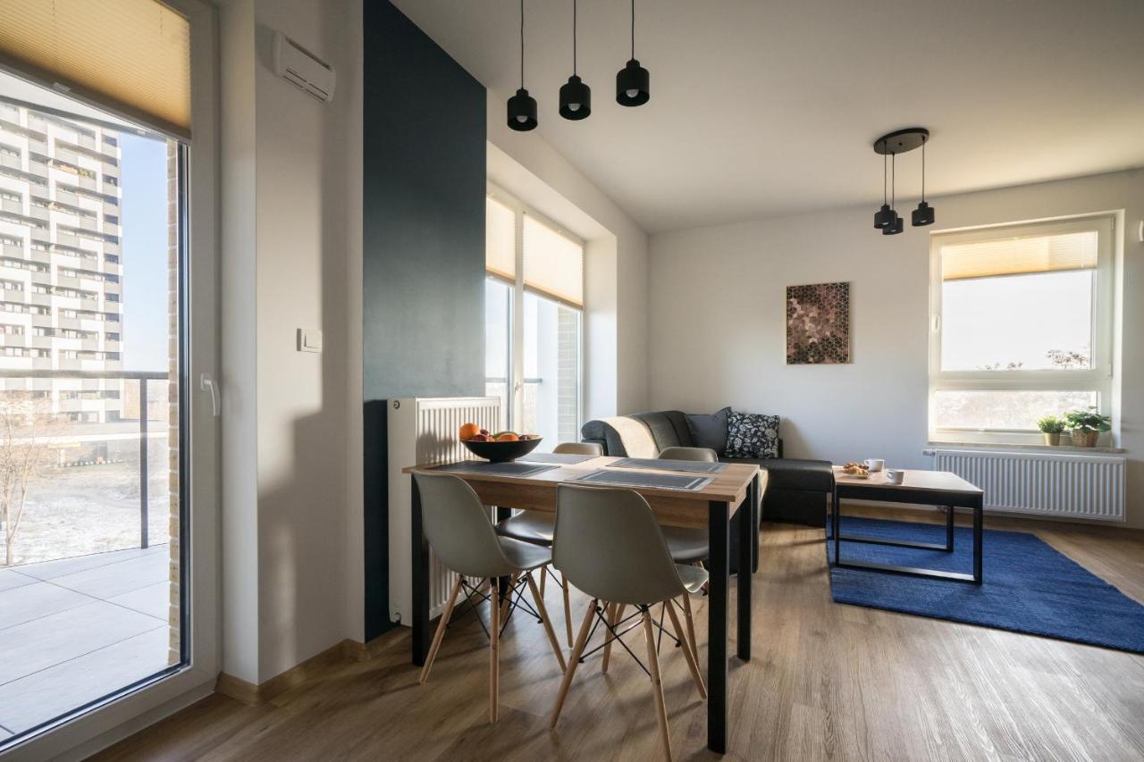Bizapartments - Modern Flats With Parking Varşovia Exterior foto