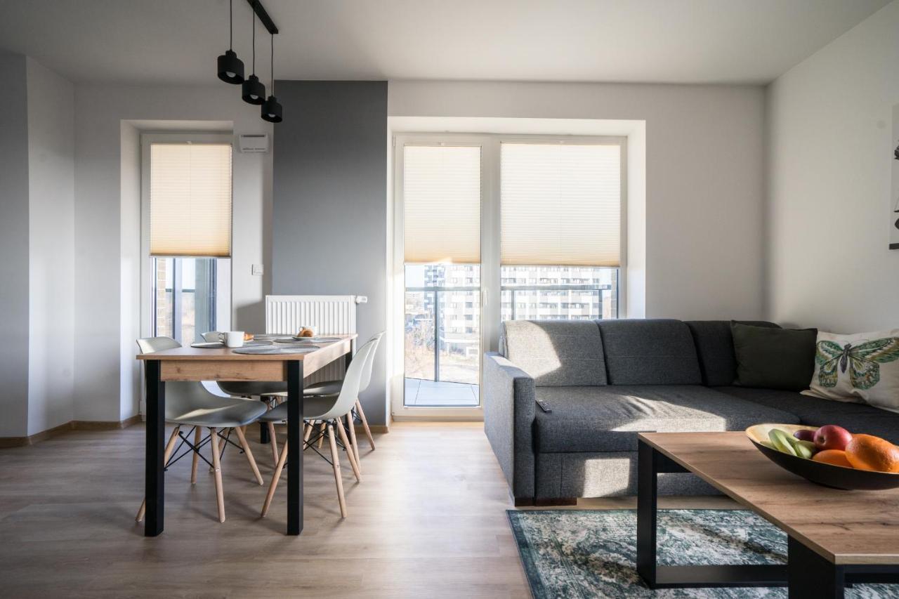 Bizapartments - Modern Flats With Parking Varşovia Exterior foto