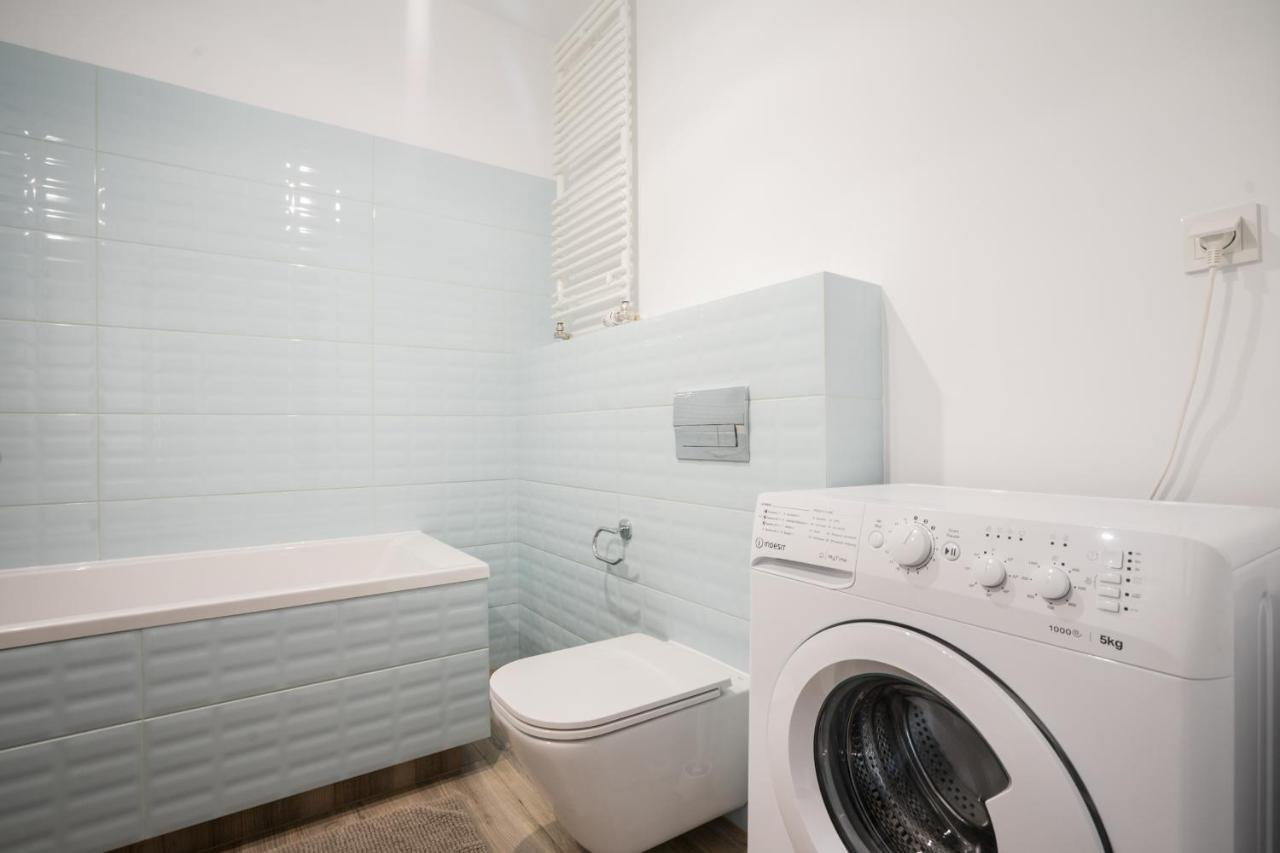 Bizapartments - Modern Flats With Parking Varşovia Exterior foto