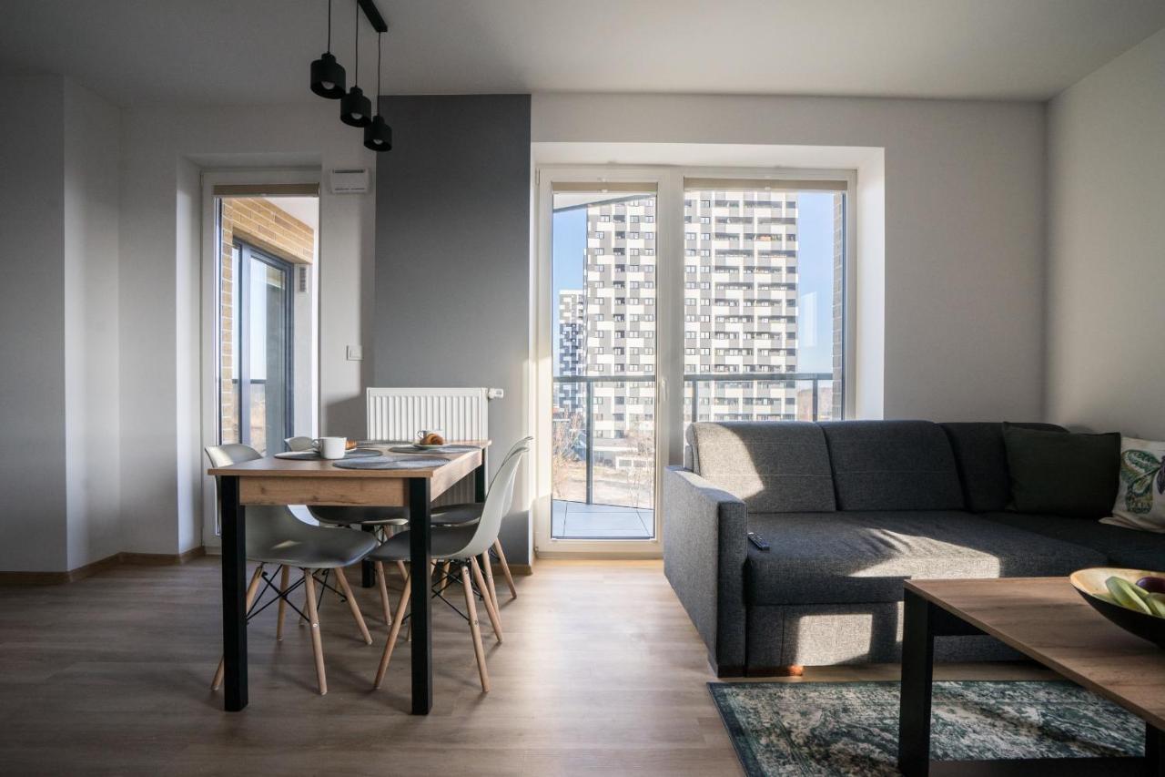 Bizapartments - Modern Flats With Parking Varşovia Exterior foto